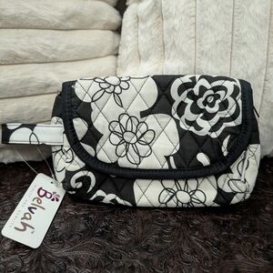 Belvah Black and White Floral Quilted Wristlet